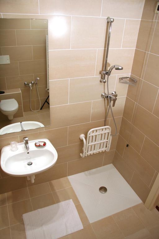 Roma Hotel